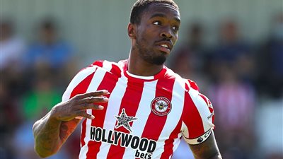 نجم برينتفورد بعد هزيمة مانشستر سيتي: البشر يخسرون المباريات.. ومحبط لعدم المشاركة في المونديال