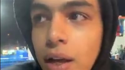 شهامة البورسعيدية.. شاب يقفز في المياه لمحاولة إنقاذ سائق بالمجري الملاحي لـ قناة السويس 