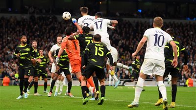 ريمونتادا خيالية.. توتنهام يفوز على ليدز برباعية في الدوري الإنجليزي