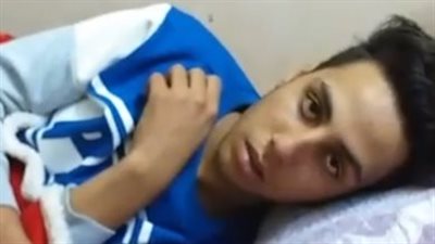 كسر ونزيف بالمخ... طالب ضحية الاعتداء على يد معلم بسوهاج: ضربني عشان عزمت عليه بعصير | بث مباشر