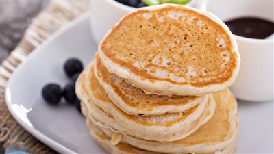 طريقة عمل البان كيك بدون بيض.. تجنبي حساسة أطفالك بهذه الوصفات