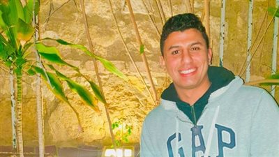 نجل عم شاب حاول الانتحار من أعلى سور القلعة: مصطفى كويس ومحتاج دعم نفسي | بث مباشر