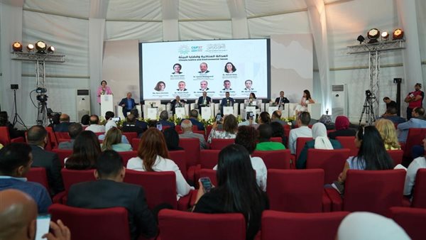 جانب من الجلسة النقاشية