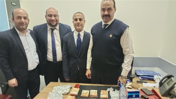 ضبط راكب بمطار القاهرة