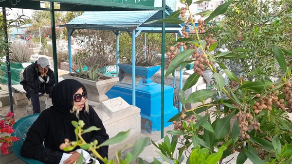 بوسي شلبي تحيي وفاة