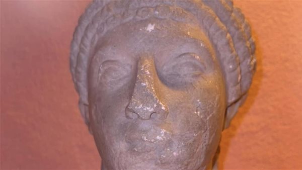 رأس تمثال من الرخام