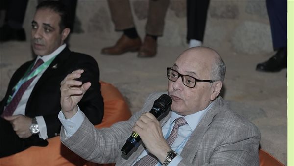 جلسة المركز المصري