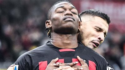 ميلان يفوز على فيورنتينا بهدفين في الدوري الإيطالي