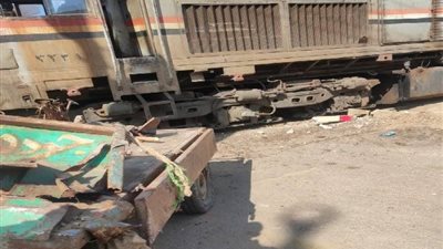 نفوق الحمار والدفع بجرار الدعم.. تفاصيل اصطدام قطار القاهرة الإسكندرية بعربة كارو بالمنوفية