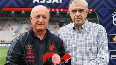 أتلتيكو بارانينسي البرازيلي يكرم لويس فيليبي سكولاري بعد اعتزاله تدريب كرة القدم