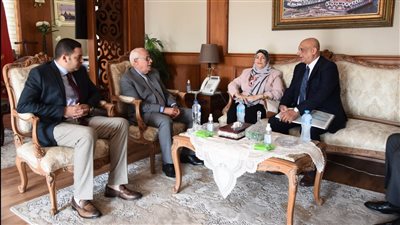 محافظ بورسعيد يستقبل رئيس الشركة القابضة للسياحة والفنادق | صور 