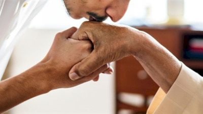 أبي لا يريد صلتي له فهل أعد قاطعًا للرحم إن قاطعته ونفذت رغبته؟.. الأزهر للفتوى يكشف