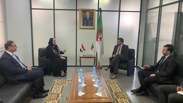 نيفين جامع رئيس الجهاز