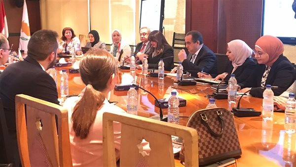 اجتماع وزيرة الهجرة