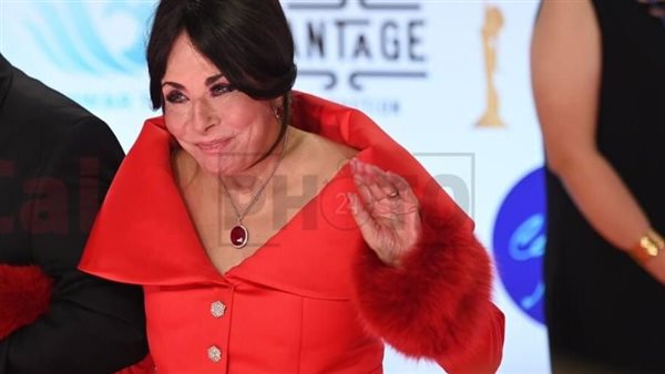 لبنى عبد العزيز