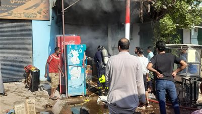 السيطرة على حريق في سوبر ماركت بأسوان