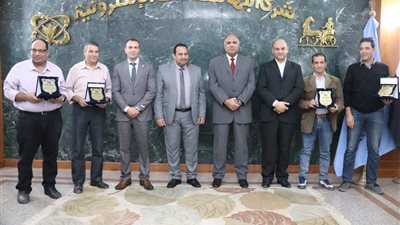 شركة بنها للصناعات الإلكترونية تكرم العاملين المتميزين 