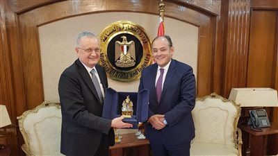 روسيا تتجه لإنشاء منطقة صناعية في قناة السويس 