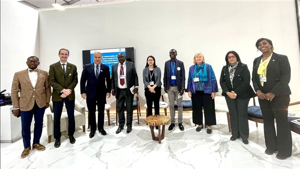 مركز القاهرة يواصل