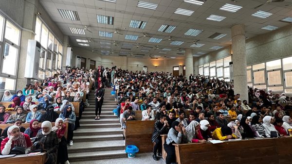 جانب من الندوة 