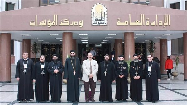 وفد من الكلية الإكليريكية