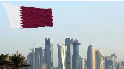 احترامًا لها كوْنها دولة إسلامية.. حذف مشاهد الخمر والقبلات من فيلم هندي تمهيدًا لعرضه بقطر