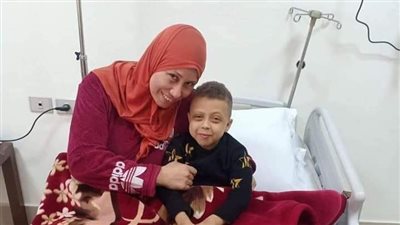 قلب الأم.. سيدة بالمنوفية تتبرع بجزء من كبدها لإنقاذ ابنها الصغير | صور