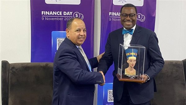 وزير المالية مع رئيس