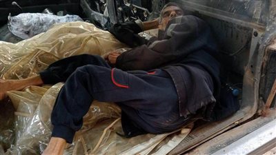 مشردًا بدرجة ليسانس.. مسن يصارع الموت وحيدًا بعد تخلي زوجته وأولاده عنه لإصابته بالسرطان | صور