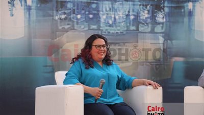 مخرجة فيلم السباحتان: تصاريح السفر أصعب ما واجهنا.. والسوريون تحدثوا بالإنجليزية ليتناسوا آلامهم