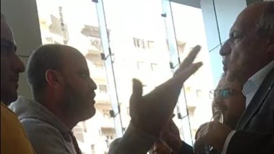 موظفو فرع تويوتا بالعباسية يردون على تجمهر المتضررين: صوري وأعملي ما بدالك ما فيش حلول | بث مباشر 