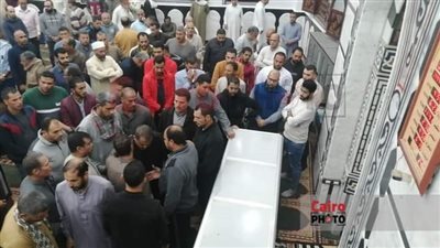 صراخ وبكاء خلال تشييع جثمان الطفلة نور ضحية عملية اللوز بالغربية | بث مباشر