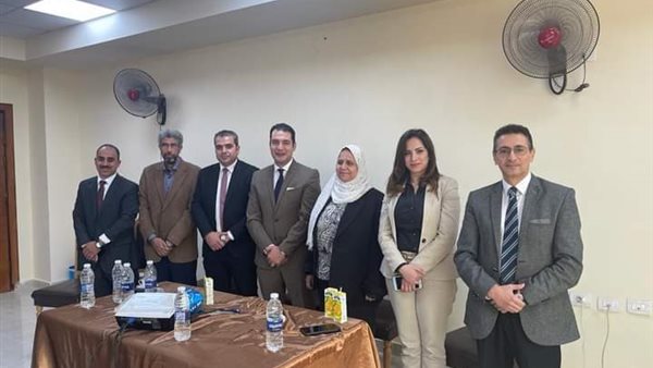 جانب من الندوة