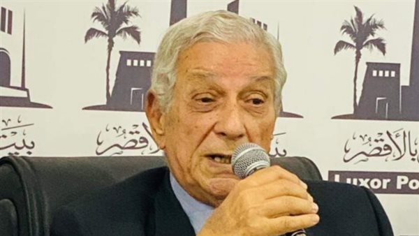 الدكتور يوسف نوفل