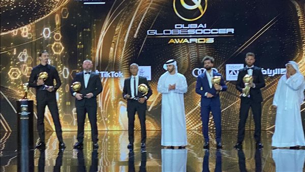 الفائزين بجائزة جلوب