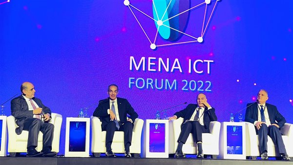 وزير الاتصالات وتكنولوجيا