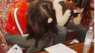 ضبط ربة منزل تمارس الدعارة رفقة ابنتها في الدقهلية