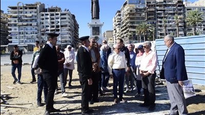 محافظ بورسعيد يتفقد سير أعمال تطوير المرحلة الأولى من الممشى السياحي | صور 