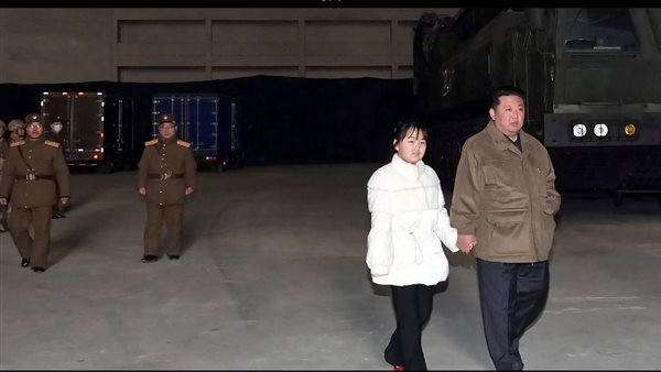   كيم جونغ أون زعيم