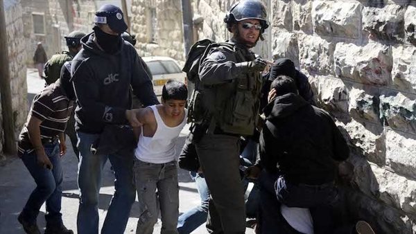 قوات إسرائيلية تعتقل