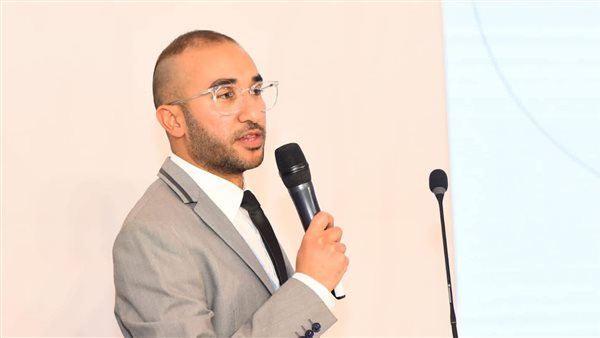 منيا حنين - مصري