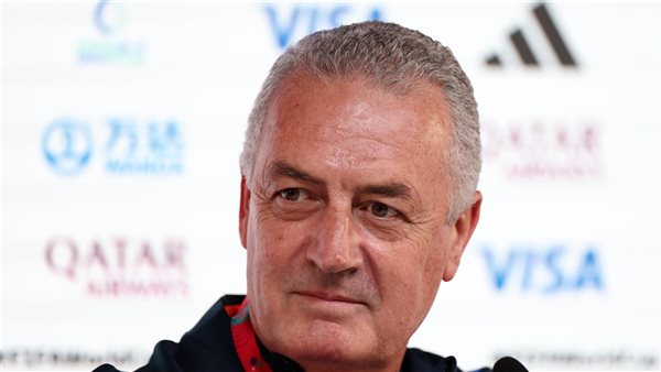 جوستافو ألفارو مدرب