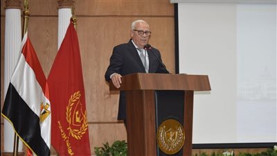 محافظ بورسعيد يلتقي أهالي المثلث لمناقشة آليات وخطة العمل في تطوير المنطقة | صور 