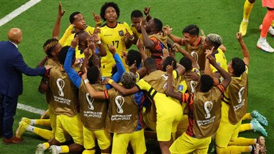 مدرب الإكوادور: حققنا فوزًا مهمًا ضد بطل آسيا.. والأجواء ما قبل المباراة كانت رائعة