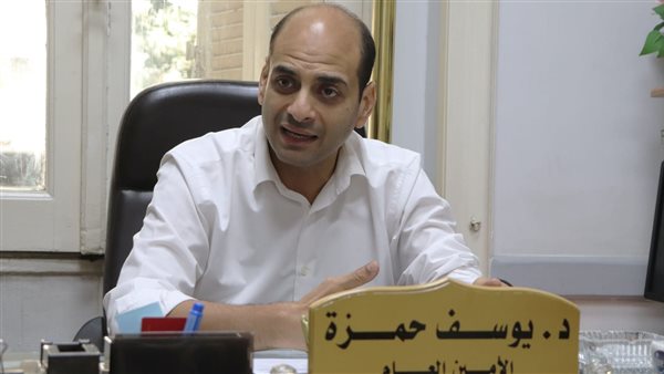 الدكتور يوسف حمزة