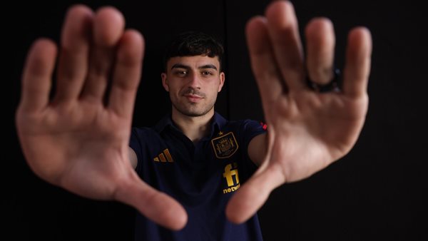 بيدري لاعب نادي برشلونة