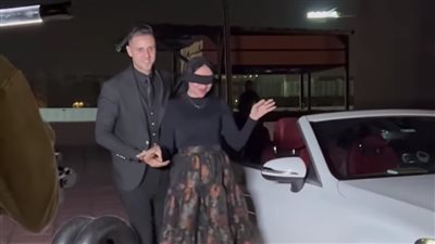 على طريقة فيلم 365 يوم سعادة.. مصمم الأزياء إسلام سعد يفاجئ زوجته بعيد ميلادها بحضور وائل جسار