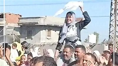 أستاذ علم اجتماع عن فيديو الشريفة العفيفة: إهدار للسُمعة ويحمل الكثير من علامات الاستفهام| فيديو