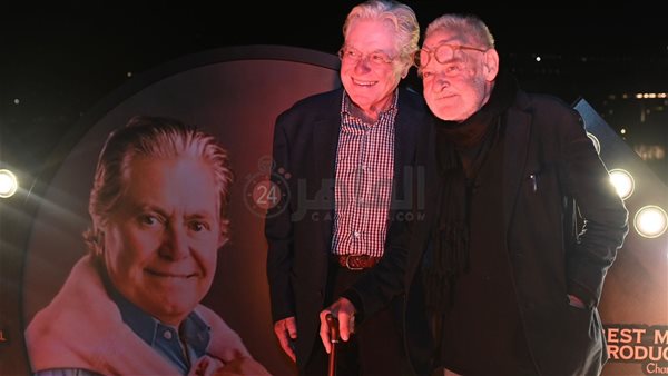 حسين فهمي والمخرج