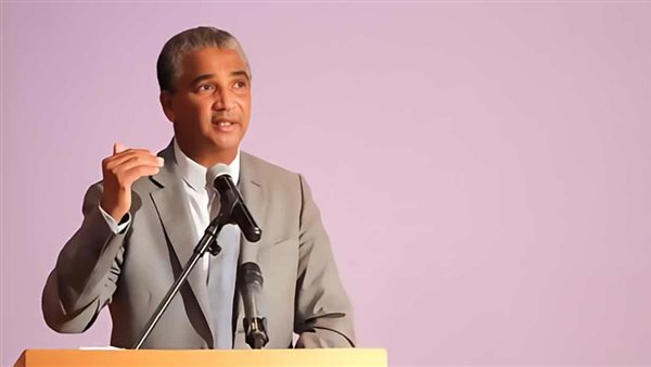  وزير الشباب والرياضة